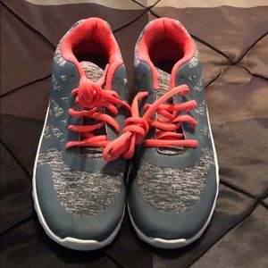 Ladies Athletic Shoes